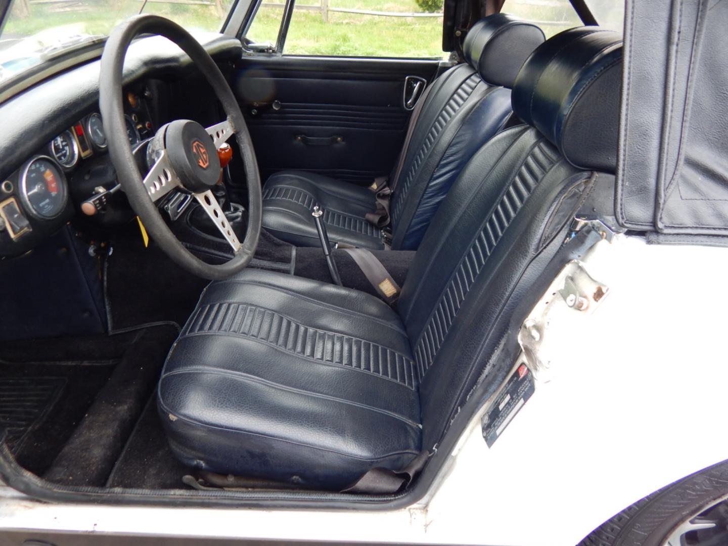 1972 White /Black MG Midget (GAN5UC10613) with an 4 cylinder engine, 4 speed manual transmission, located at 6528 Lower York Road, New Hope, PA, 18938, (215) 862-9555, 40.358707, -74.977882 - Here for sale is very nice 1972 MG Midget convertible. Under the hood is a 4 cylinder which puts power to the rear wheels via a 4 speed manual transmission. Features include; black vinyl interior in great shape, wooden shift knob, AM/FM/CD, Sony head unit, Black vinyl convertible top, chrome bumpe - Photo#11